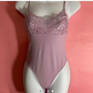 Lace Cami Bodysuit (lavender)
